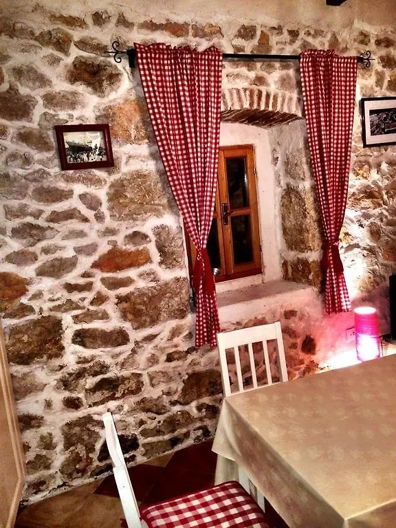 Apartment Elda Petrčane