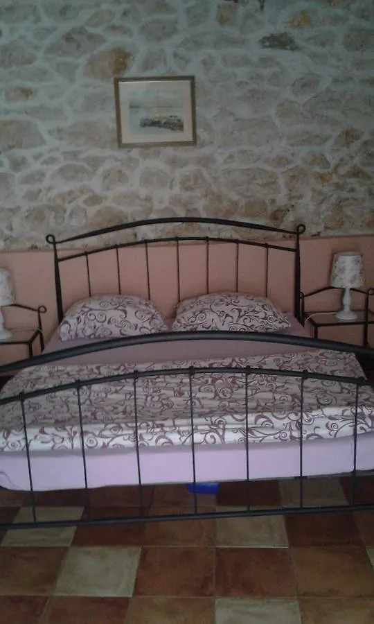 Apartment Elda Petrčane